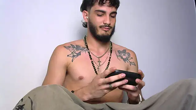 LovexJuxn8 online show from 02-22-26, 11:58