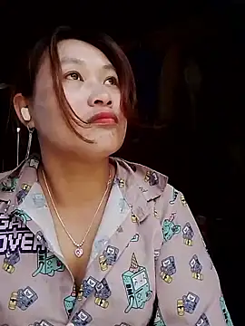 Snapshot of bany-lee chatting on 05-05-26, 02:41 bany-lee online show from 05-05-26, 02:41