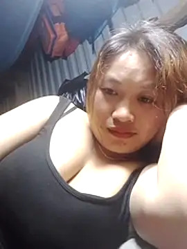 Snapshot of bany-lee chatting on 05-11-26, 02:45 bany-lee online show from 05-11-26, 02:45