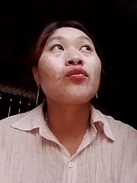 Snapshot of bany-lee chatting on 05-27-26, 11:07 bany-lee online show from 05-27-26, 11:07