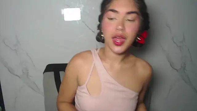 melodyphillips 2  online show from 04-27-26, 05:16