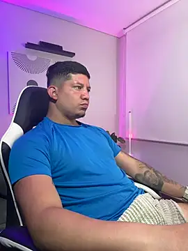  robertobaggioo online show from 04-11-26, 12:31