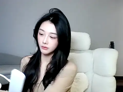 Snapshot of MedeLineayr chatting on 03-01-26, 03:14 MedeLineayr online show from 03-01-26, 03:14