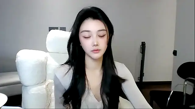 Snapshot of MedeLineayr chatting on 03-14-26, 05:29 MedeLineayr online show from 03-14-26, 05:29