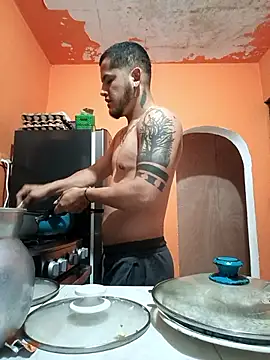 Snapshot of lenin9 chatting on 02-12-26, 12:44 lenin9 online show from 02-12-26, 12:44