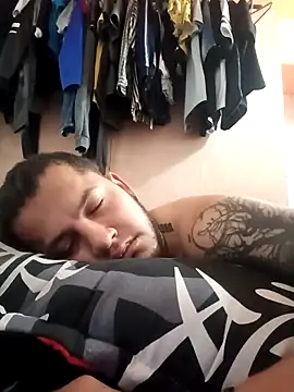 Snapshot of lenin9 chatting on 02-16-26, 01:18 lenin9 online show from 02-16-26, 01:18