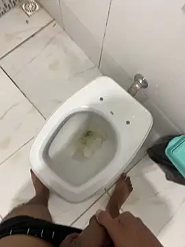 Snapshot of lopes22246 chatting on 02-20-26, 01:35 lopes22246 online show from 02-20-26, 01:35