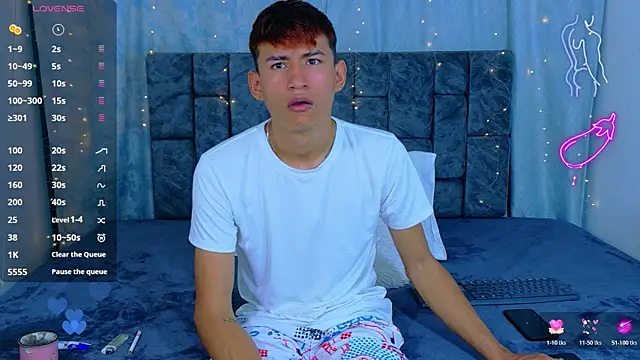 NicolasTorrez online show from 04-09-26, 12:21