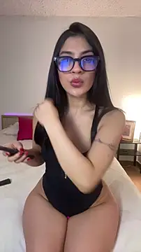 Exclusive Aurora online show from 04-25-26, 05:43