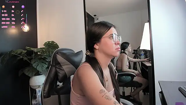 eva swan  online show from 05-13-26, 12:46