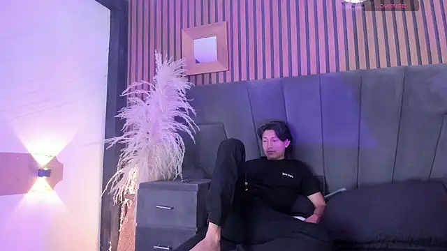 Snapshot of MarcoAndAllice chatting on 05-30-26, 04:20 MarcoAndAllice online show from 05-30-26, 04:20