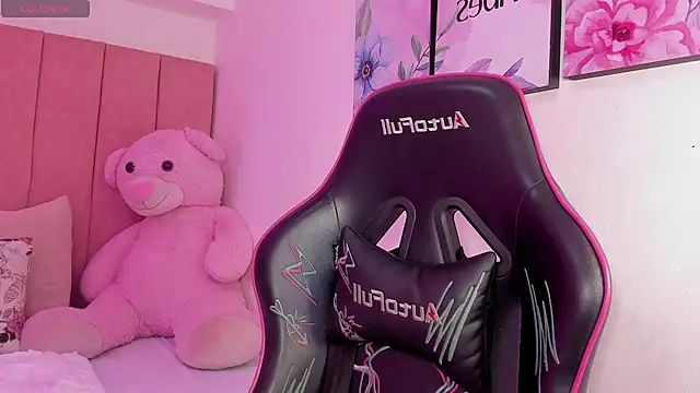 ween sheng  online show from 03-25-26, 12:11