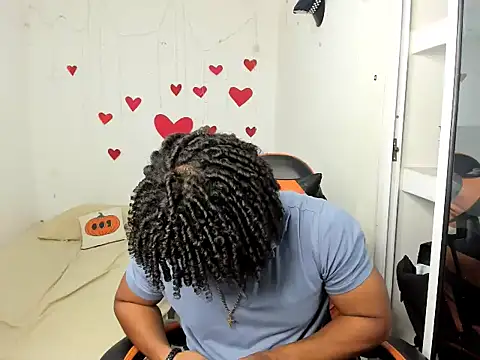 Snapshot of alexj_black_ chatting on 03-10-26, 11:26 alexj black online show from 03-10-26, 11:26