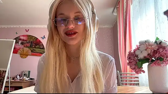 MelissaZaria online show from 04-28-26, 06:51