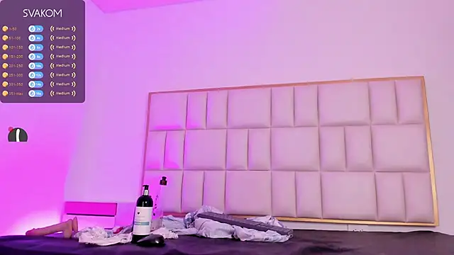 Violetta-foxx online show from 04-28-26, 07:30