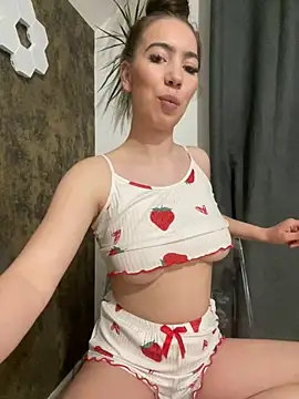 I amSis online show from 04-19-26, 07:38