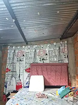 Juli Powl online show from 04-18-26, 11:14