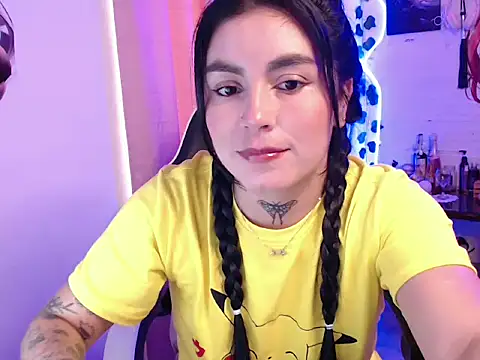 Snapshot of JanineRae chatting on 03-18-26, 06:22 JanineRae online show from 03-18-26, 06:22