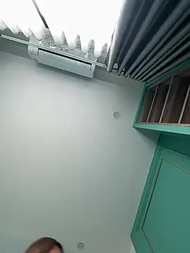 Alittleasaingirl online show from 04-21-26, 06:41