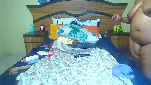 Queenxxxjesy online show from 04-26-26, 01:47