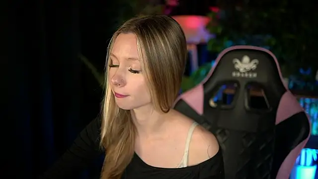 SweetDaisy me online show from 02-25-26, 03:10