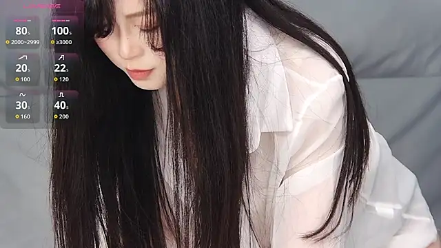 Snapshot of XX-CYY chatting on 03-11-26, 12:33 XX-CYY online show from 03-11-26, 12:33