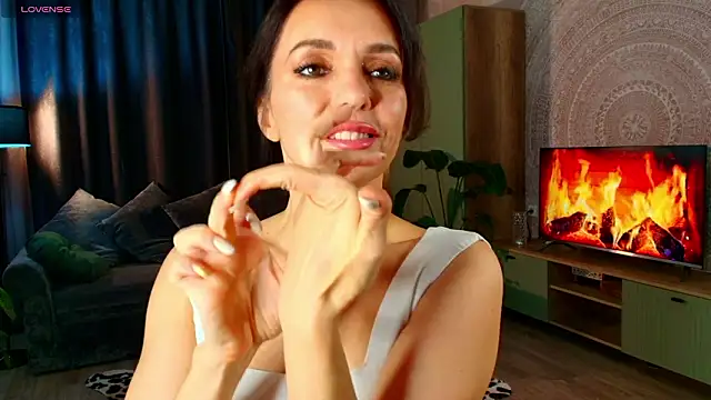 Shanita moon online show from 03-11-26, 05:41