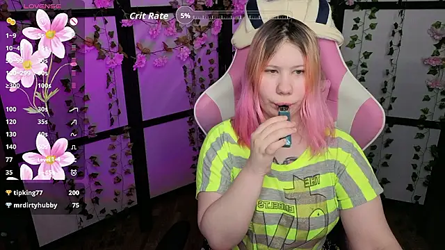 Snapshot of kitsune_little chatting on 03-10-26, 11:10 kitsune little online show from 03-10-26, 11:10