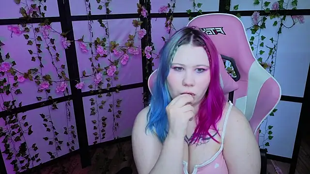 Snapshot of kitsune_little chatting on 06-10-26, 11:03 kitsune little online show from 06-10-26, 11:03