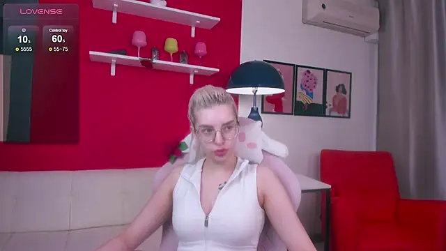 Snapshot of TiffanyPeachi chatting on 03-04-26, 11:16 TiffanyPeachi online show from 03-04-26, 11:16