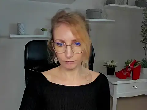 CinderellaMoon online show from 02-26-26, 06:23