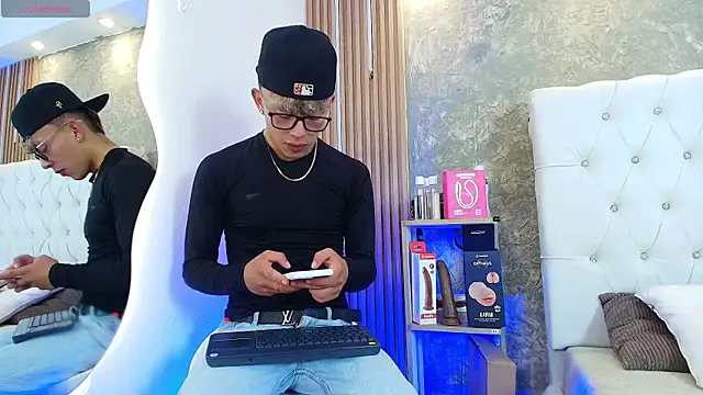 Dark Nico online show from 04-16-26, 04:02