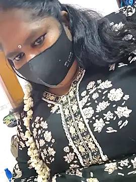 Snapshot of kavinisha chatting on 02-25-26, 05:44 kavinisha online show from 02-25-26, 05:44