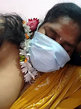 Snapshot of kavinisha chatting on 03-08-26, 04:22 kavinisha online show from 03-08-26, 04:22