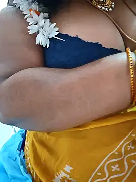 Snapshot of kavinisha chatting on 03-09-26, 04:27 kavinisha online show from 03-09-26, 04:27