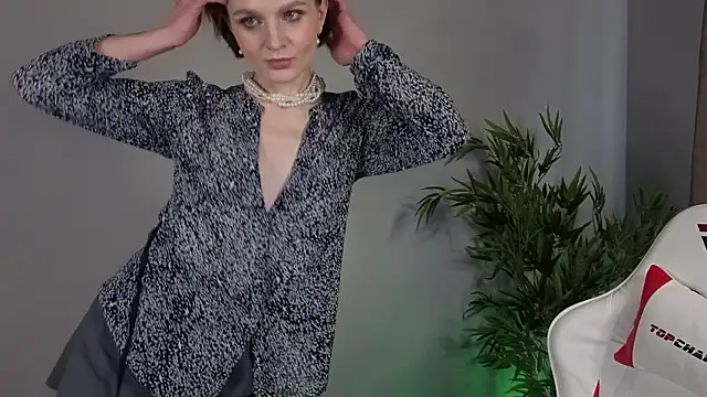 Snapshot of BjorkLight chatting on 03-07-26, 02:30 BjorkLight online show from 03-07-26, 02:30