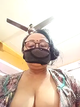 Hot-Mou11 online show from 04-01-26, 08:04