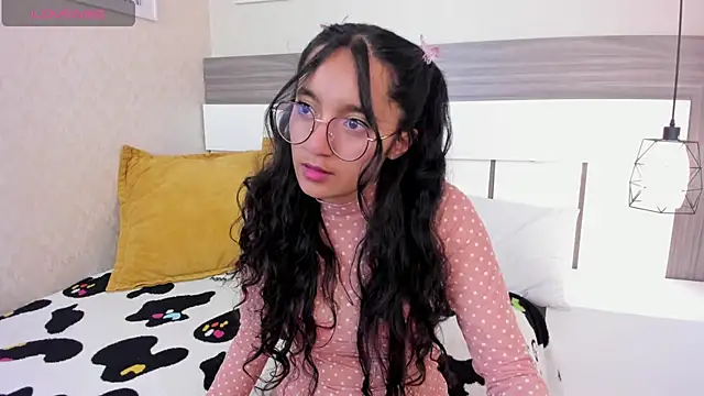 Snapshot of Emilyblussh chatting on 03-02-26, 06:04 Emilyblussh online show from 03-02-26, 06:04