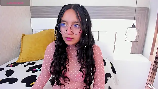 Snapshot of Emilyblussh chatting on 03-10-26, 02:33 Emilyblussh online show from 03-10-26, 02:33