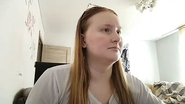 AnikaLipps online show from 06-10-26, 01:54