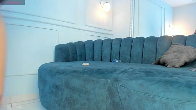 Zafiro21  online show from 04-17-26, 07:28