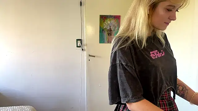 Sophiasnarl online show from 03-15-26, 08:15