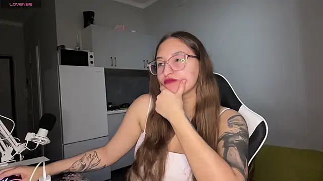 YettaUrive online show from 02-19-26, 04:25