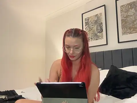 FoxyValentine online show from 04-07-26, 10:31
