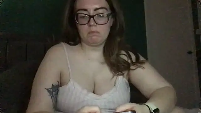 Snapshot of CurvyBx chatting on 03-10-26, 09:20 CurvyBx online show from 03-10-26, 09:20