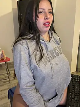 Sofi Collinss online show from 04-12-26, 05:12