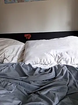 Cinnamonbunn online show from 03-12-26, 06:03