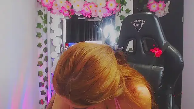 Snapshot of Mis_Cersi chatting on 03-10-26, 09:09 Mis Cersi online show from 03-10-26, 09:09