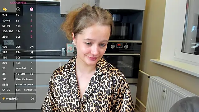 Snapshot of Mary_Phoenix chatting on 02-15-26, 04:25 Mary Phoenix online show from 02-15-26, 04:25