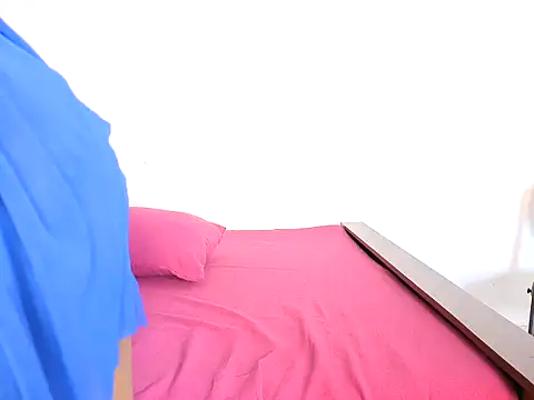 Liyona s online show from 04-26-26, 02:37